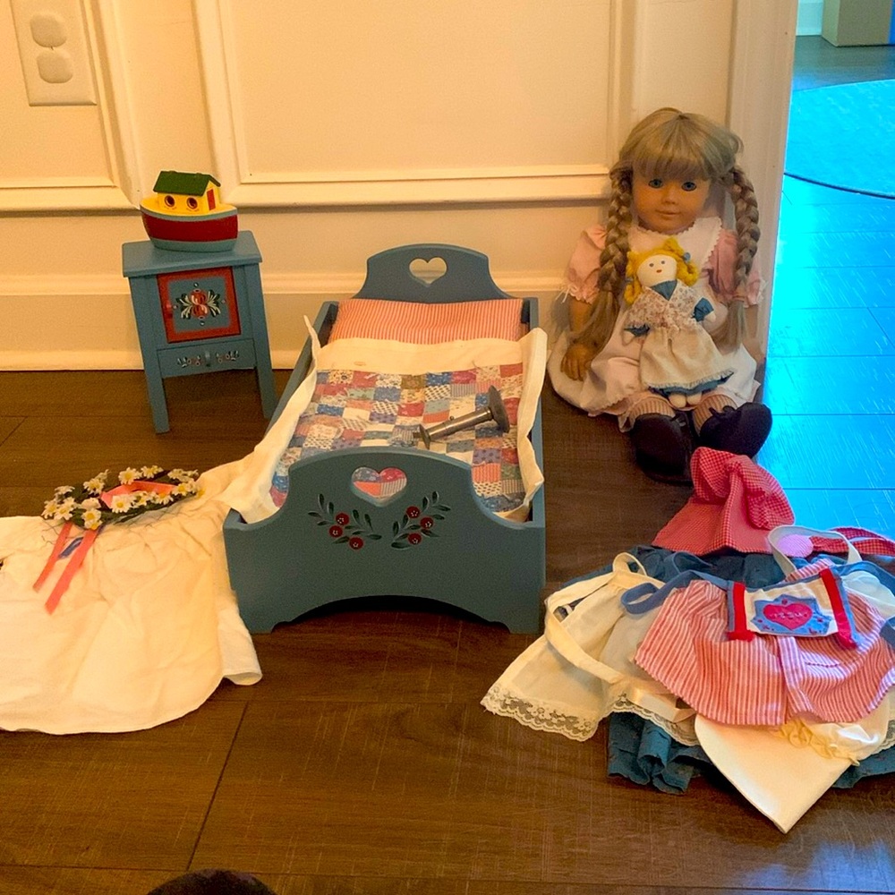 ORIGINAL AMERICAN GIRL KIRSTEN LARSON BUNDLE